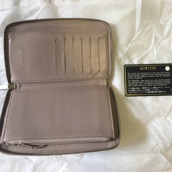 Chanel Wallet - Picture 4 of 8